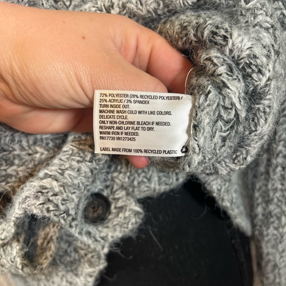 NWT Women's Knitted Sweater - Picture 6 of 6